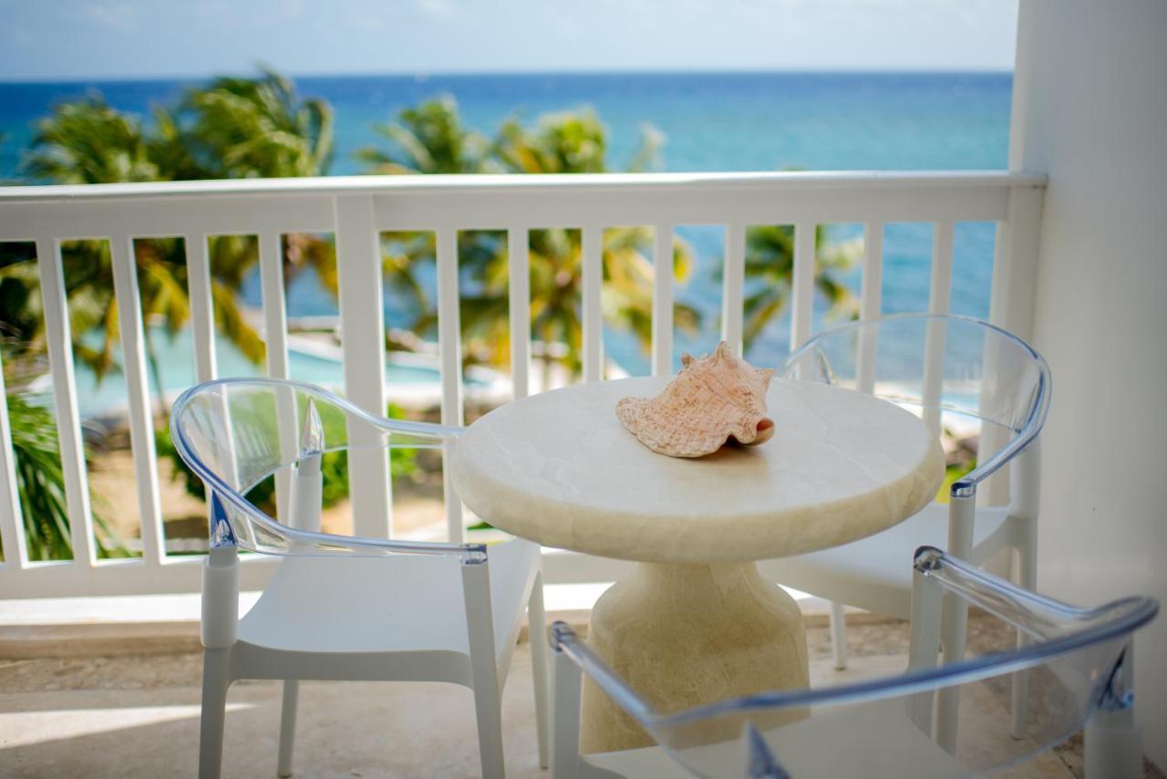 Whispering Seas Oceanfront Suite Ocho Rios Esterno foto